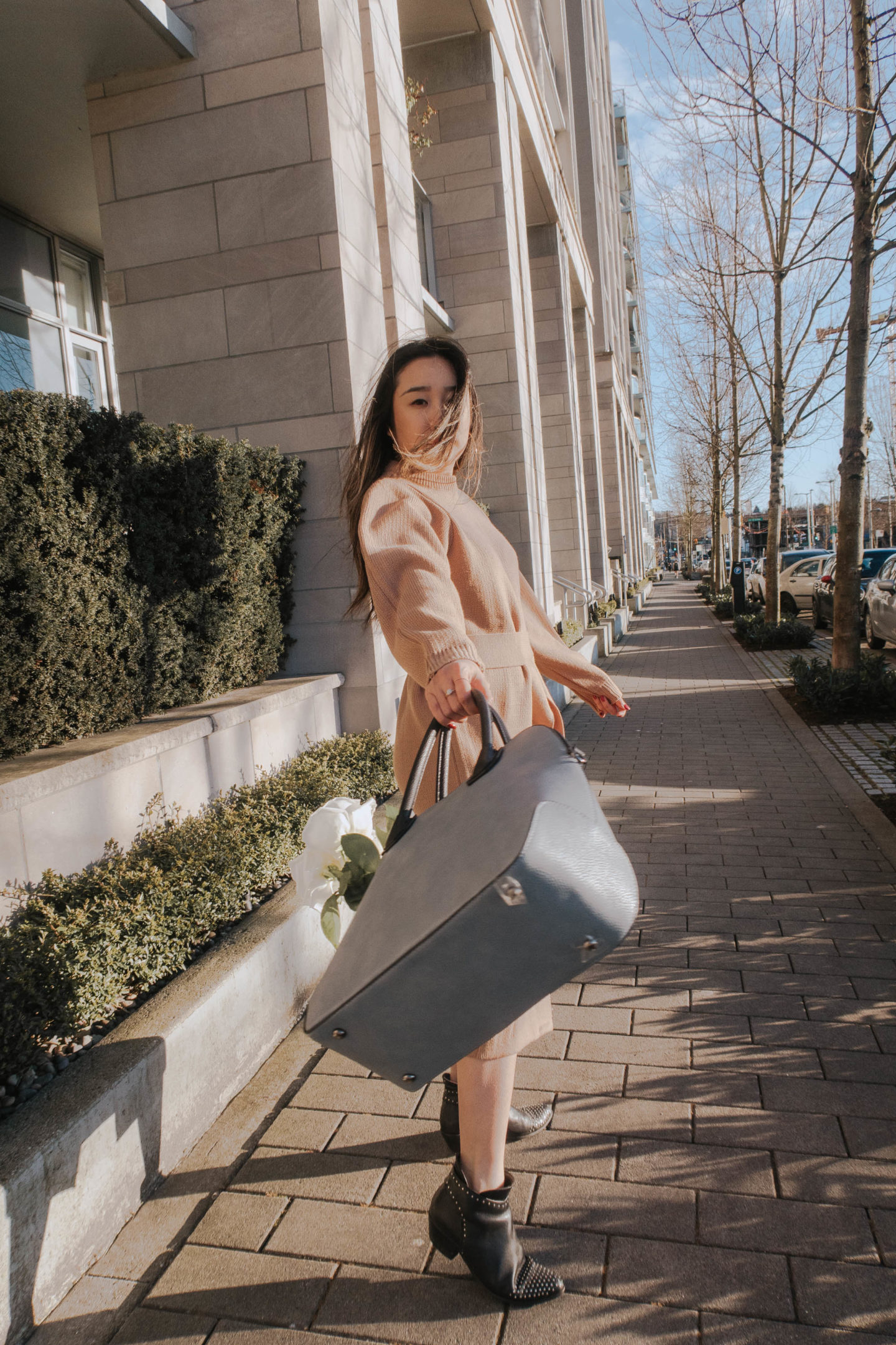Transition winter to spring wardrobe with a new bag
