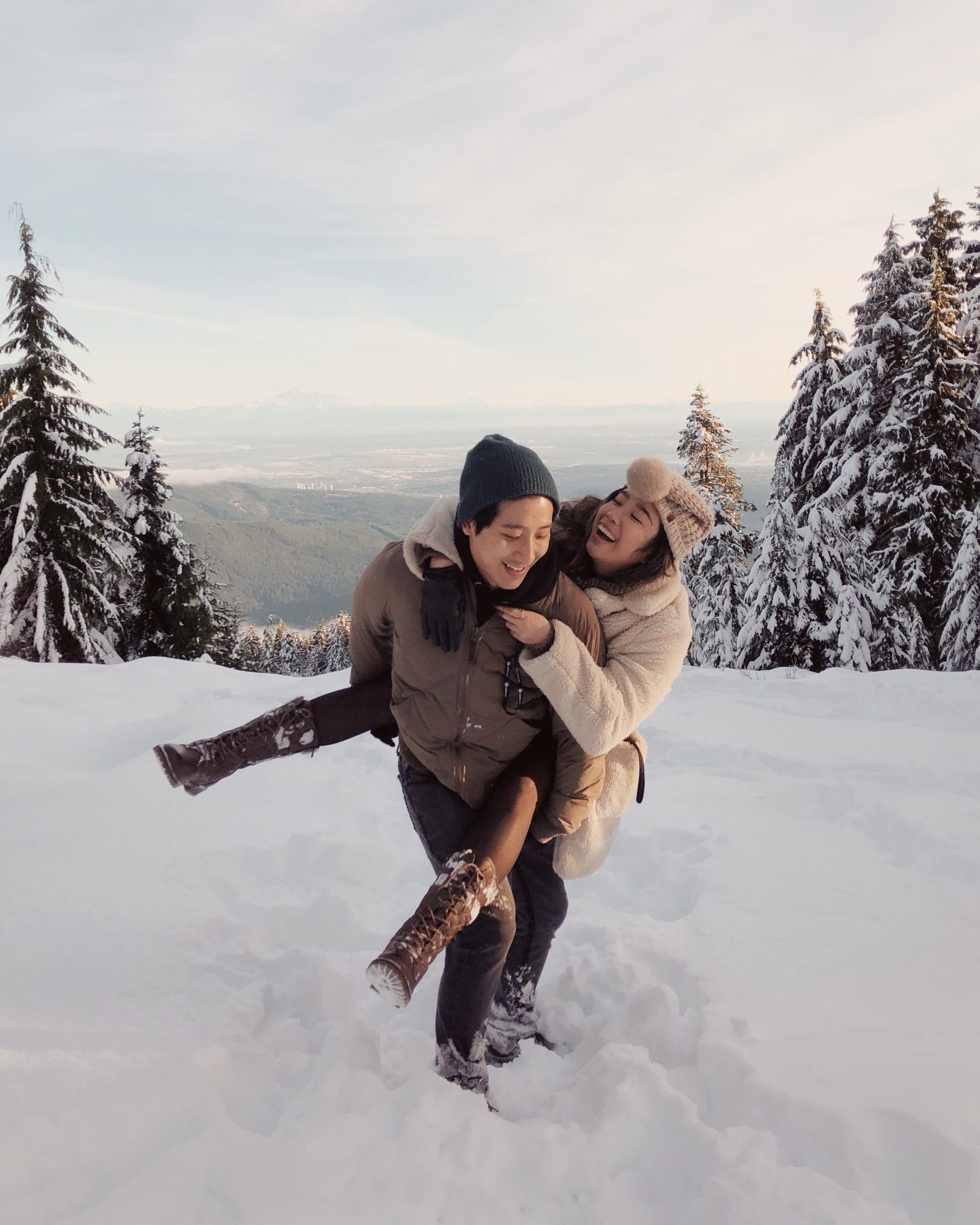 Big hugs and love in the snow with my boyfriend 