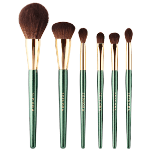 Holiday gift guide makeup brush set